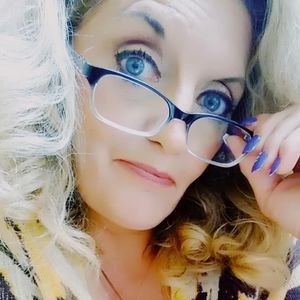 Meet your Posher, Kristin